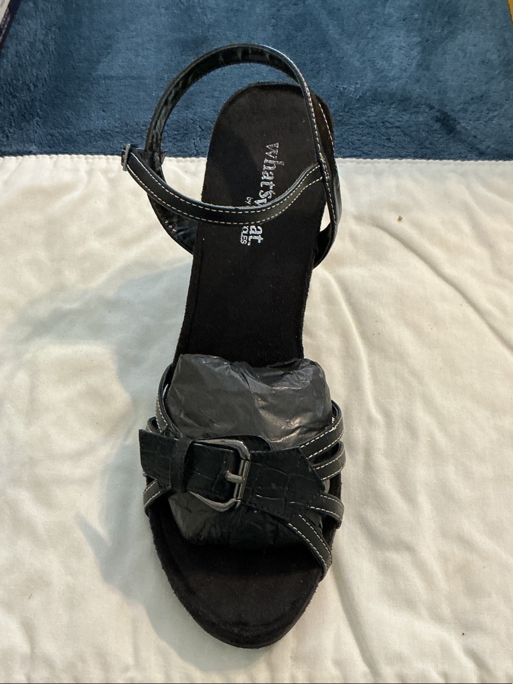 AEROSOLES Black Buckled Strappy Women's Sandal